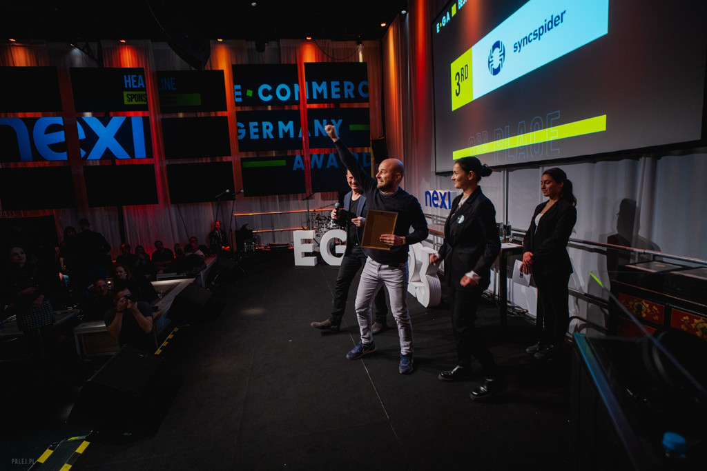 A picture from E-Commerce Germany Awards 2023 Ceremony; third place award in the Innovations category - SyncSpider